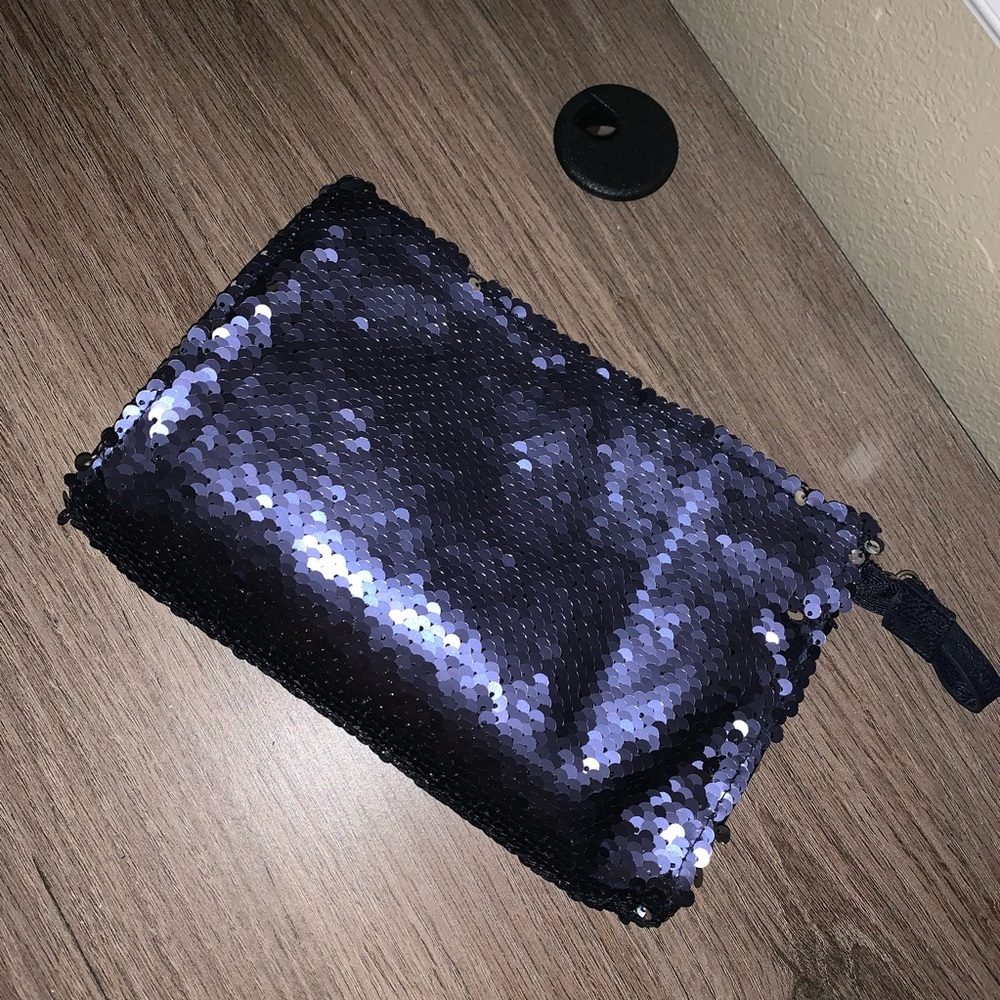Sequin Changing Purse!💜🖤